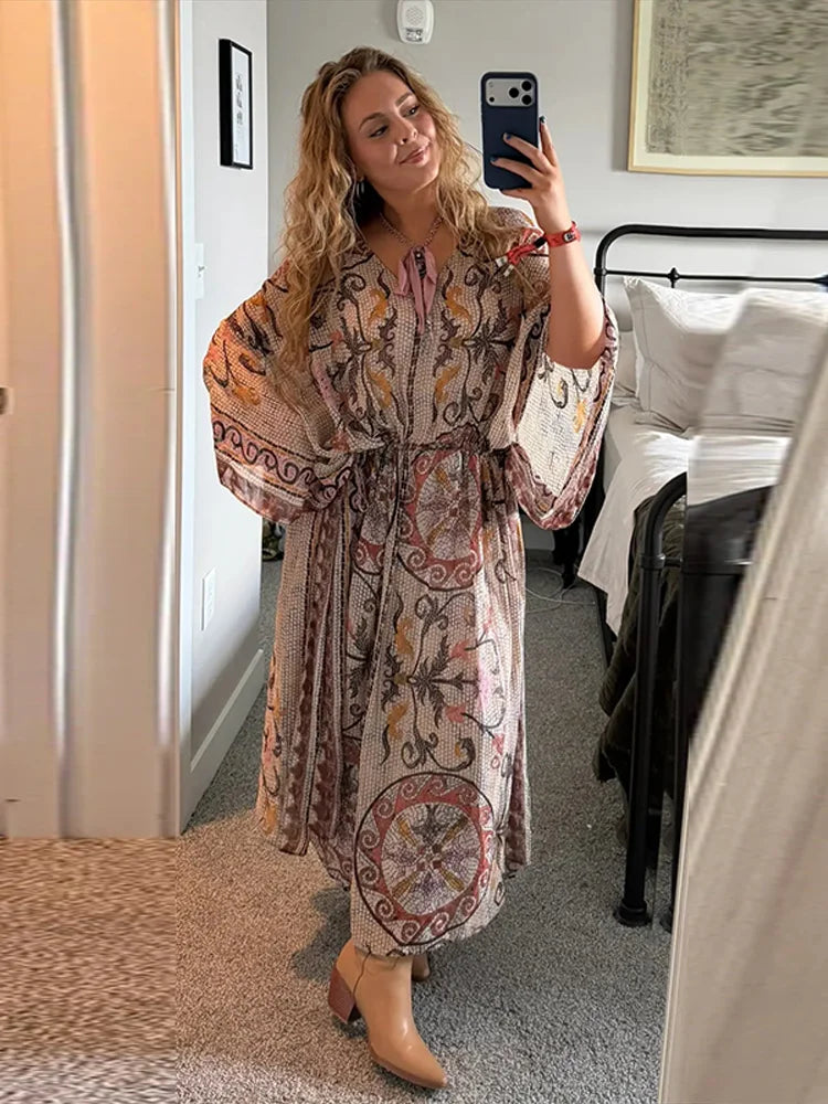 Vivienne | Vestido Maxi Estampado con Escote en V y Mangas Murciélago