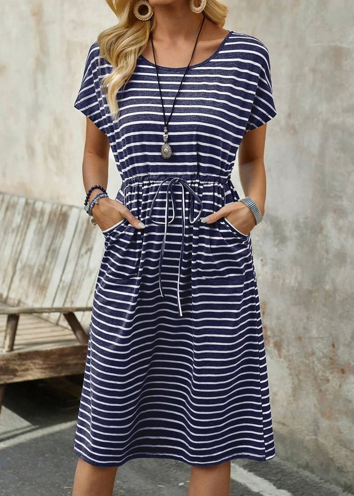 Sylvie | Vestido Midi de Rayas Azules con Cintura Anudada