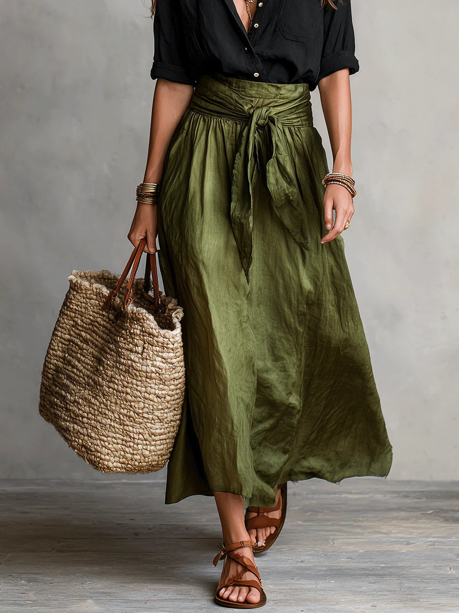 Rocío | Conjunto de Dos Piezas: Top Negro y Falda Midi Verde Oliva